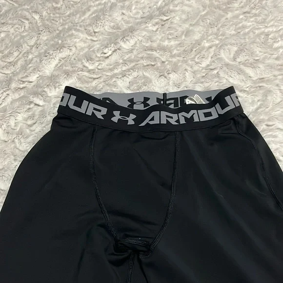 Under Armour Compression capris. - Picture 1 of 4